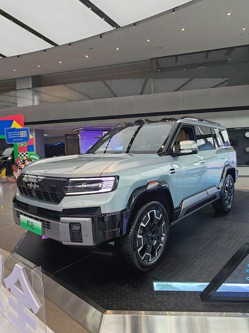 重庆53比亚迪方程豹硬派越野的爆款，英菲尼迪35周年与你共成长